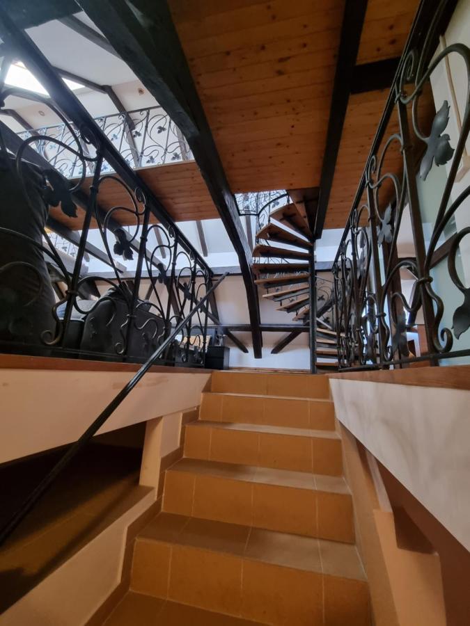 Galerie Vila Lucia 5 -Loft Apartman Plzen Exterior photo
