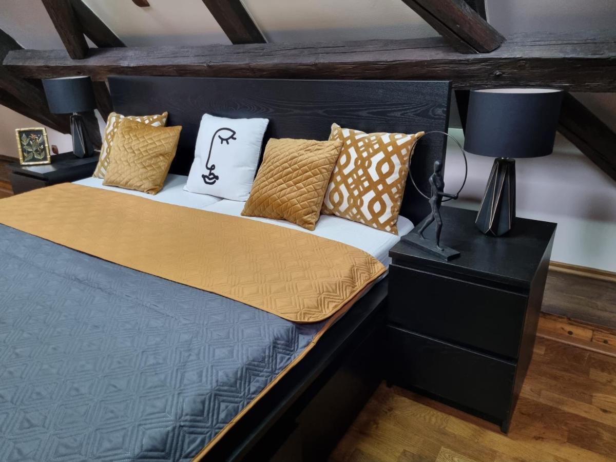 Galerie Vila Lucia 5 -Loft Apartman Plzen Exterior photo