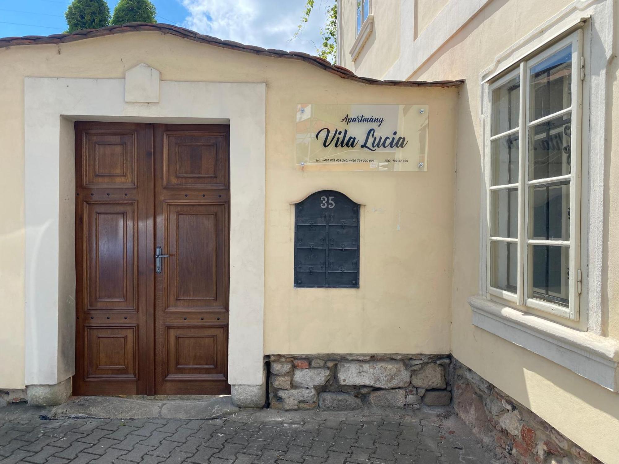 Galerie Vila Lucia 5 -Loft Apartman Plzen Exterior photo